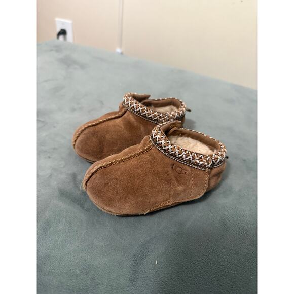 Size 4/5 Infant UGG Tasman - Picture 1 of 6